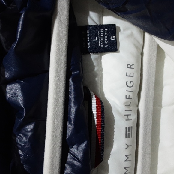 Tommy Hilfiger Puffer Jacket EUC - Picture 2 of 16